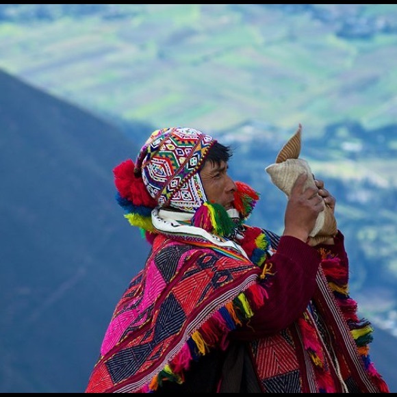 Handmade Peruvian Chullo hat from the mountains near Cusco - Picture 6 of 6
